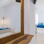 Santorini Crystal Blue Boutique 4* Kamári