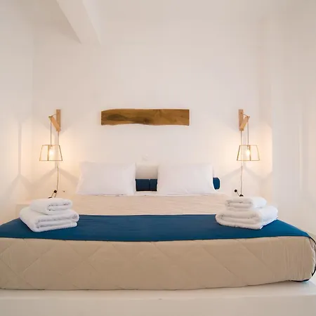 Santorini Crystal Blue Boutique מלון 4*