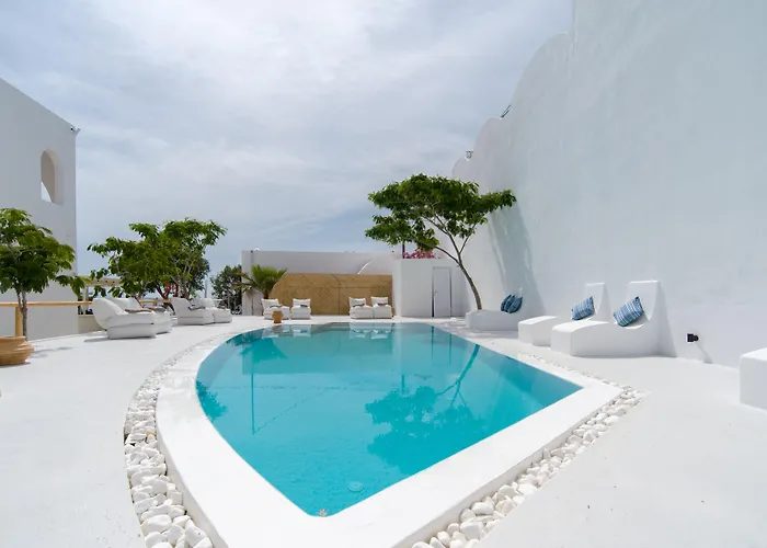 Santorini Crystal Blue Boutique 4* Kamári