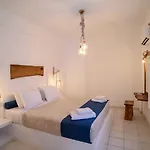 Santorini Crystal Blue Boutique فندق