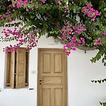 Santorini Crystal Blue Boutique 4* Kamári