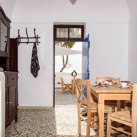 Santorini Crystal Blue Boutique 4* Kamári