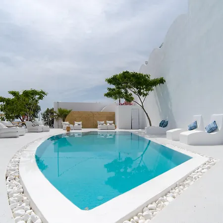 Santorini Crystal Blue Boutique 4* Kamári